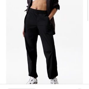 Athleta sold out NWT Rise Pants S